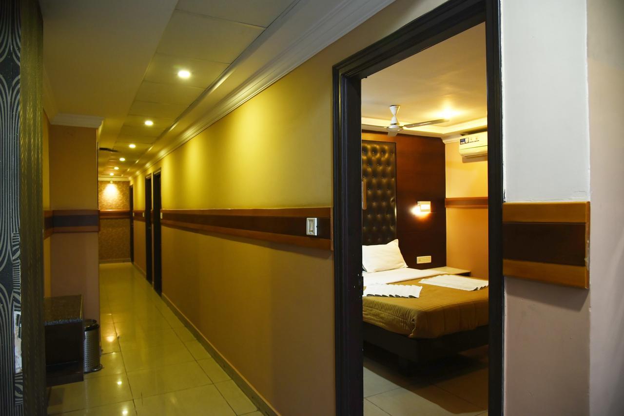 Grand Choice Hotel Бангалор Екстериор снимка